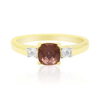 Anillo en oro con Apatita roja