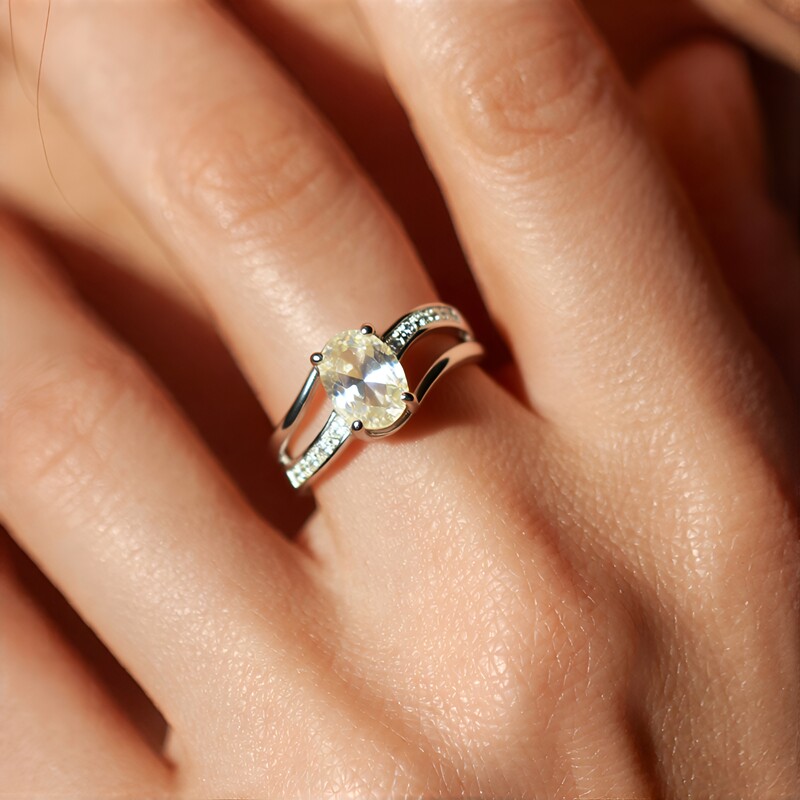 Anello in argento con Pietra del Sole Argentata