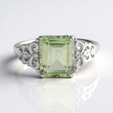 Anello in argento con Ametista Verde