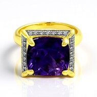 Anillo en oro con Amatista de Uruguay