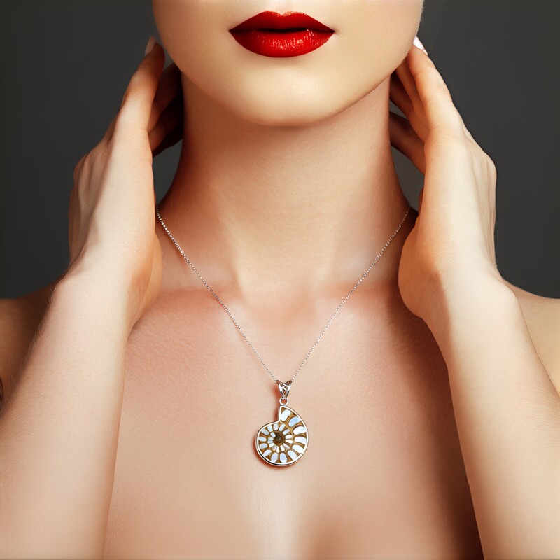 Ciondolo in argento con Ammonite (Bali Barong)