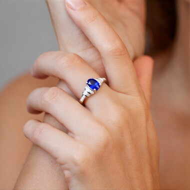 Anello in argento con Tanzanite
