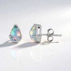 Orecchini in argento con Opale di Welo