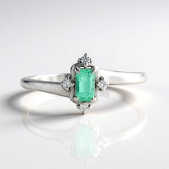 Anello in argento con Smeraldo Russo