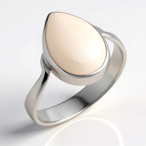 Anello in argento con Labradorite Bianca
