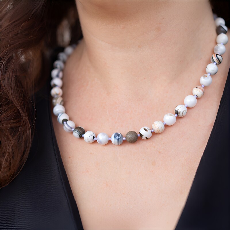 Porzellanweißer Achat-Silberhalskette