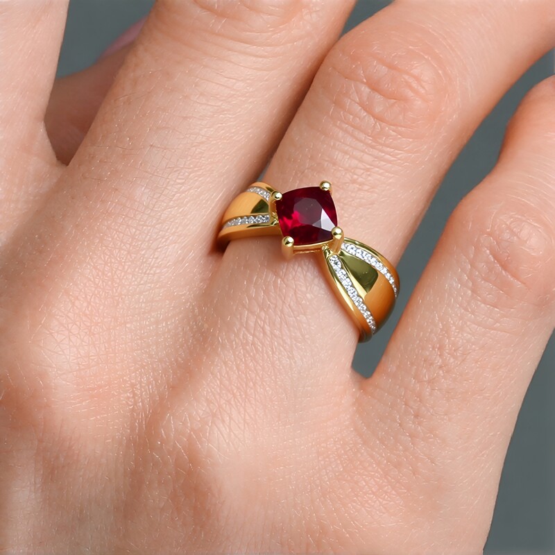 Anillo en oro con Rubí de Madagascar (de Melo)