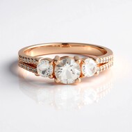 Zilveren ring met een morganiet