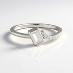Anello in argento con Petalite