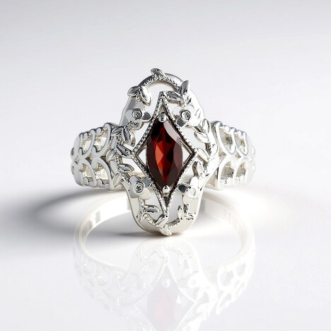 Anello in argento con Granato Mozambico