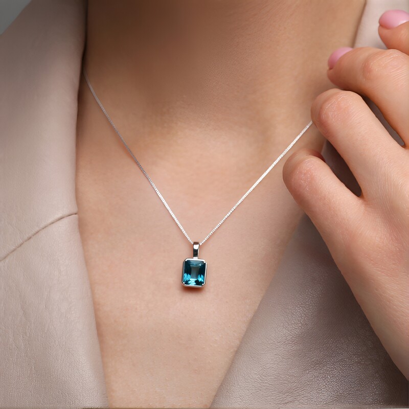 Ciondolo in argento con Fluorite Blu Caraibico