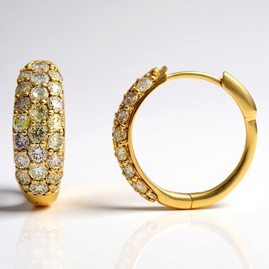 Orecchini in oro con Diamante Fancy SI2 (CIRARI)