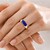Gouden ring met een lapis lazuli (CIRARI)