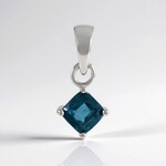 Ciondolo in argento con Cianite Blu Foglia di Tè