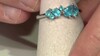 Zilveren ring met een neon blauwe apatiet
