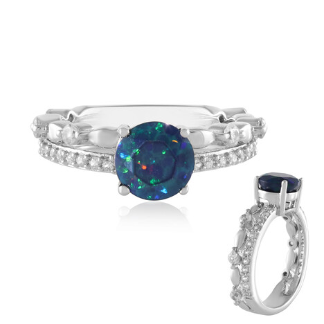 Zilveren ring met een Mezezo opaal