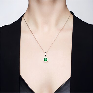 Ciondolo in argento con Apatite Verde