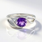 Anello in argento con Ametista Siberiana
