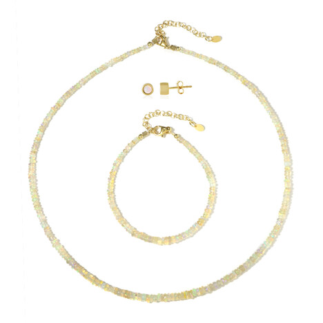 Zilveren set met Welo-opalen