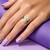 Zilveren ring met een gele beril
