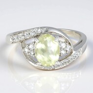 Anillo en plata con Ortoclasa