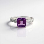 Anello in argento con Ametista Siberiana
