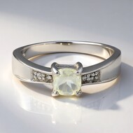 Anillo en plata con Ortoclasa
