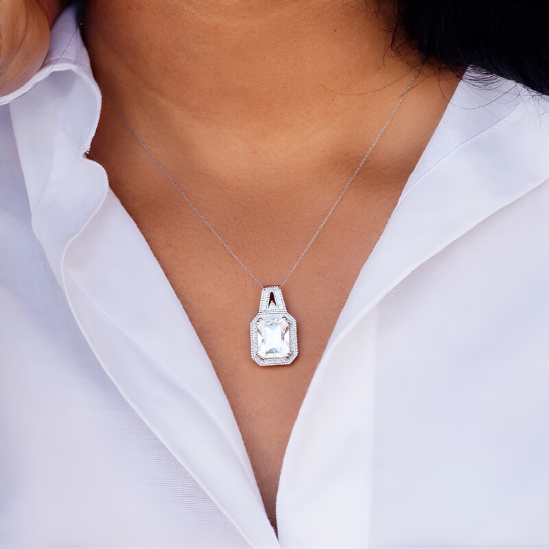 Ciondolo in argento con Danburite