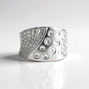 Anillo en plata con Zircón (de Melo Essence)