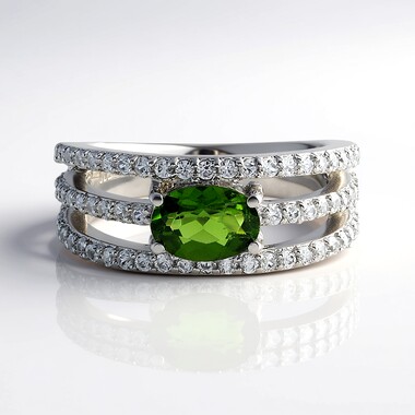 Bague en argent et Diopside de Russie