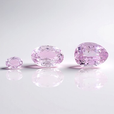 Piedra preciosa con Cuncita 12,888 ct