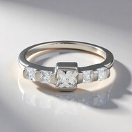 Anillo en plata con Zircón