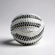 Anillo en plata con Espinela negra