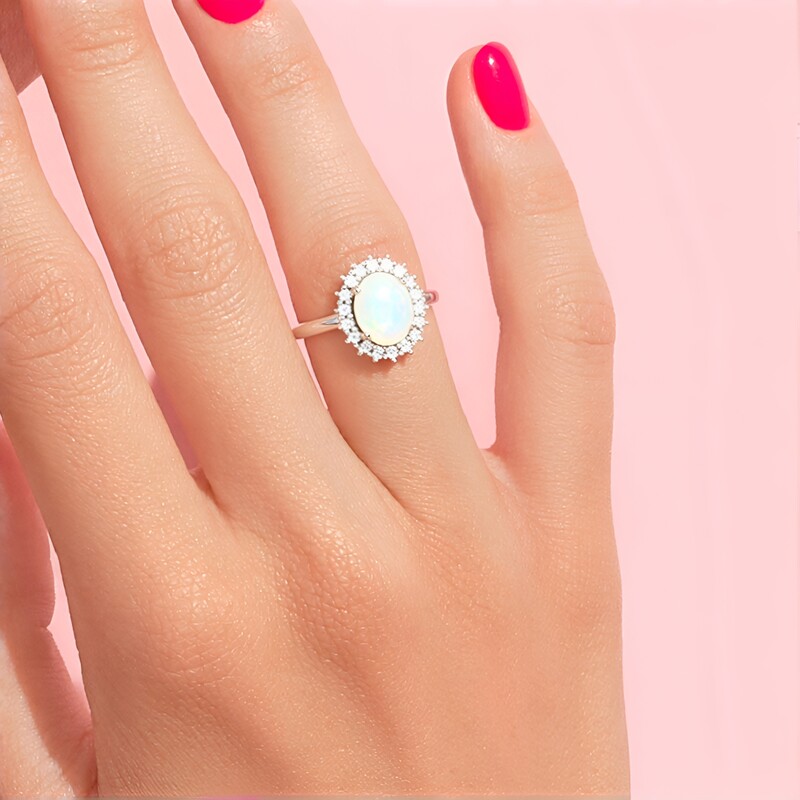 Zilveren ring met een Welo-opaal