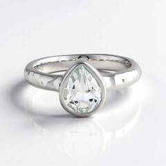Anello in argento con Topazio Bianco