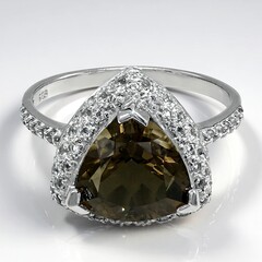 Anello in argento con Quarzo Fumè