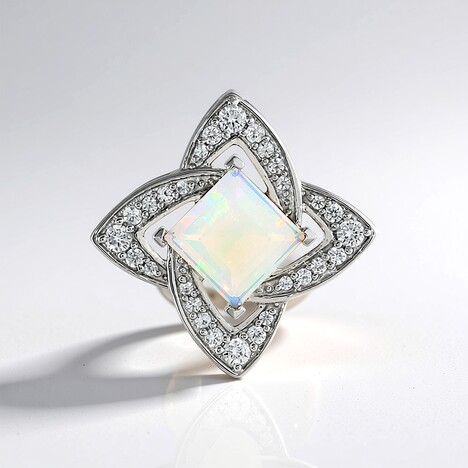 Ciondolo in argento con Opale di Welo (Adela Silber)