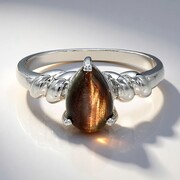 Anello in argento con Occhio di Tigre Rosso