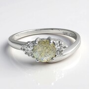 Anillo en plata con Espectrolita