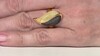 Zilveren ring met een mistige Baltische barnsteen (dagen)