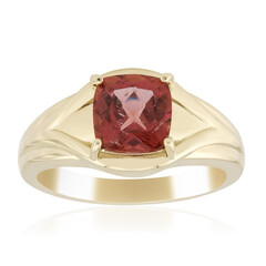 Gouden ring met een Rode apatiet