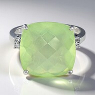 Anillo en plata con Prehnita