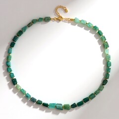 Collar en plata con Grandidierita