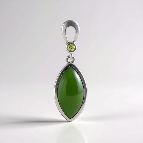 Pendentif en argent et Jade du Canada