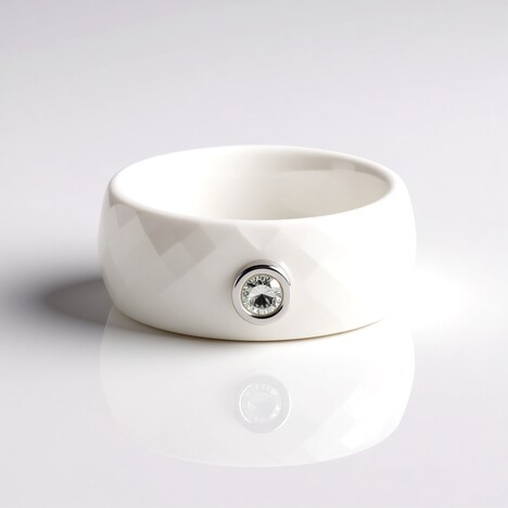 Anello in ceramica con Diamante blu cielo SI2