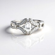 Anello in argento con Petalite