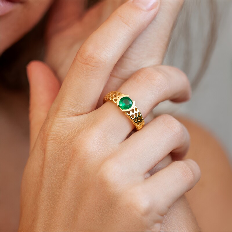 Anillo en oro con Esmeralda de Rusia (Ornaments by de Melo)