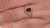 Gouden ring met een AAA Mozambique robijn (CIRARI)