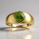 Anello in oro con Peridoto Wagogo
