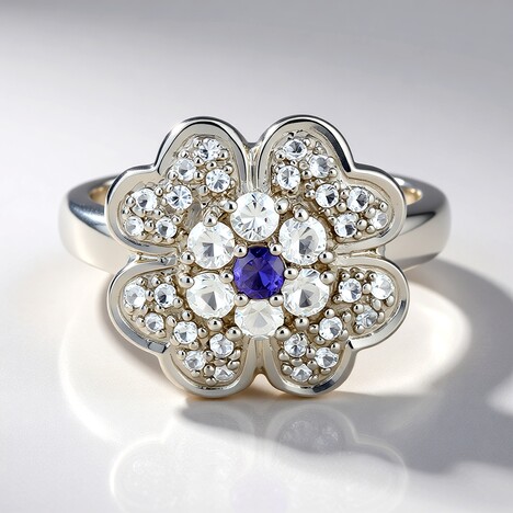Anello in argento con Iolite del Madagascar